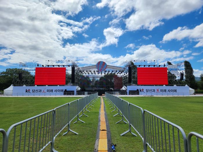 235149625_m1qulgbc_27cc80e71f7717eadd36adb42647cd5bf100a698.jpg 이미지크게보기